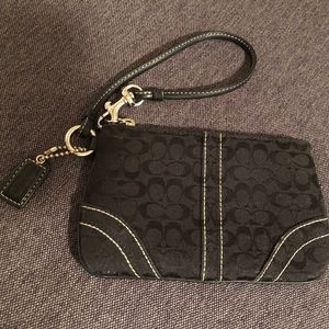 COACH Small Wristlet Signature Fabric Black